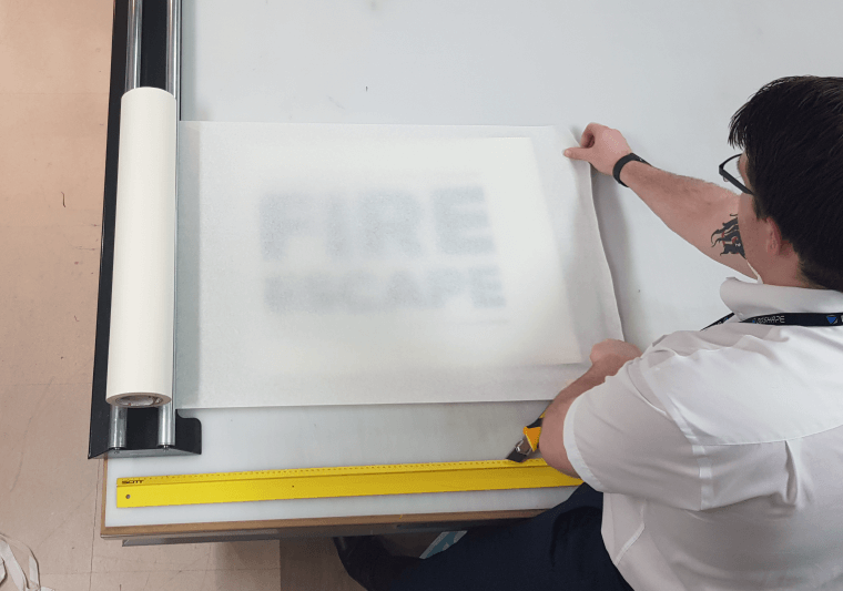 window lettering Applying transfer tape